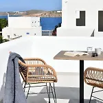 White Blossom Πάρος